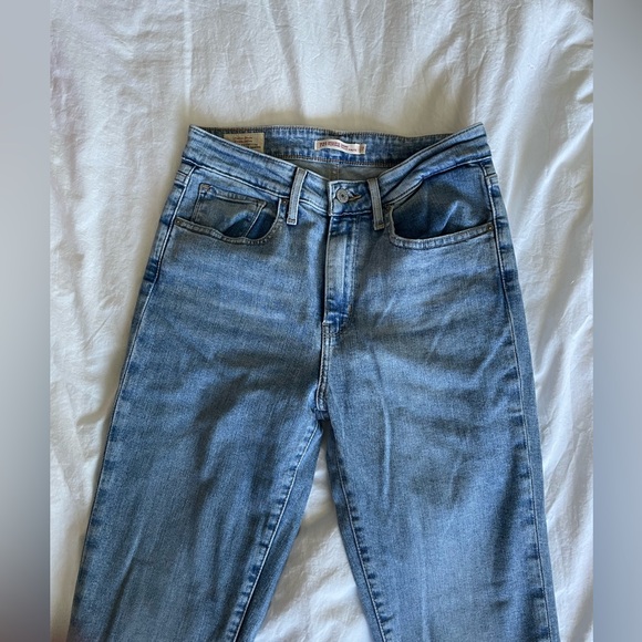 Levi’s 721 High Rise Skinny Jeans - Picture 2 of 4